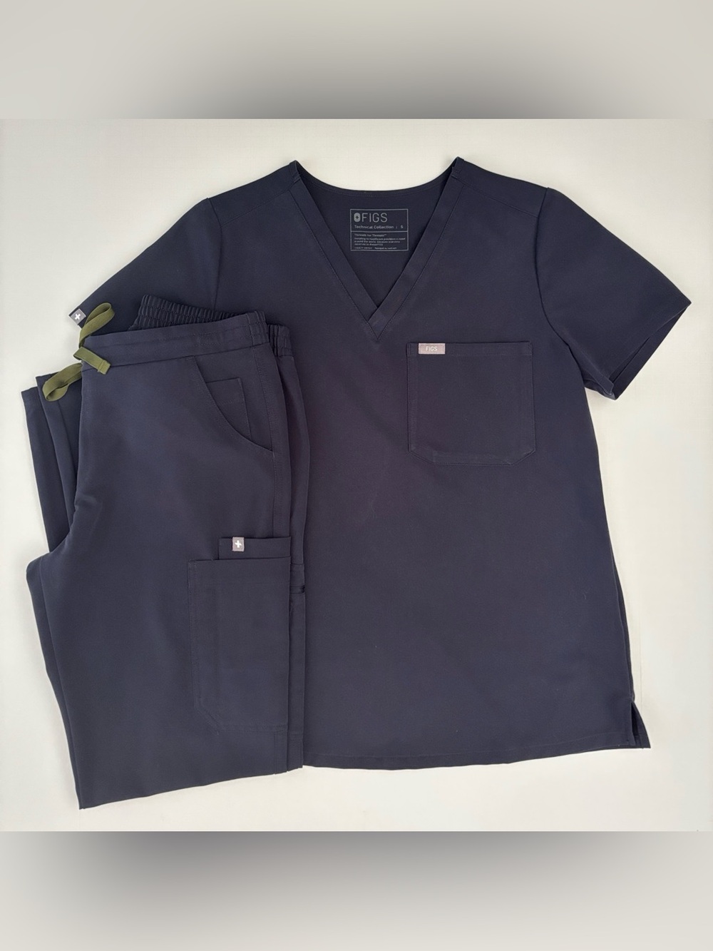 Figs Quiet Navy Caterina / Original Yola S / S Set